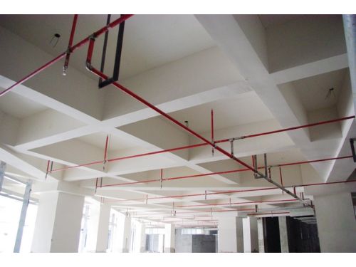 自動(dòng)噴淋系統(tǒng)現(xiàn)場(chǎng)施工圖2